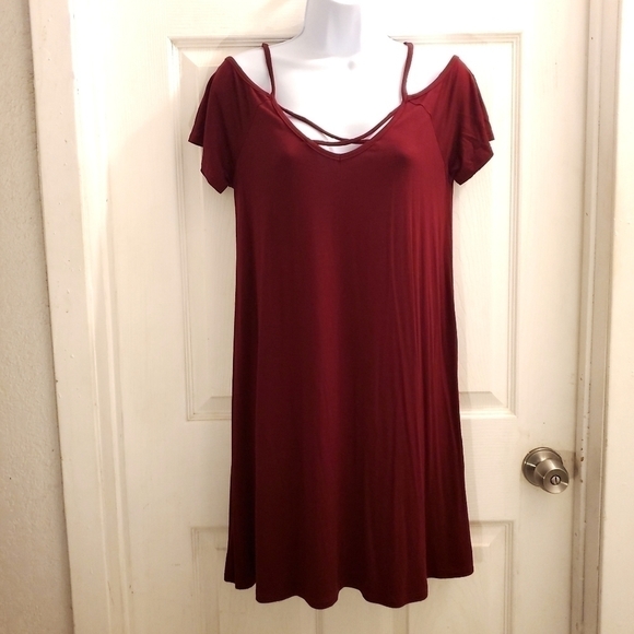 Lime N Chili Dresses & Skirts - Lime N Chili dress strappy cold shoulder burgundy